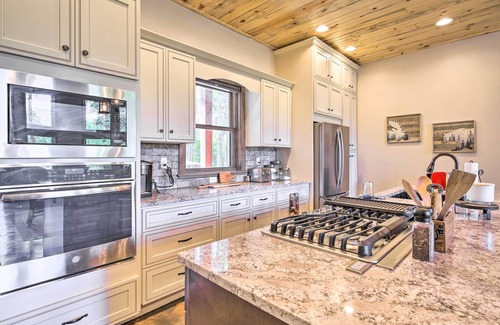 Garden Valley Cabin | Hot Tub Soaks & River Fun: Cabin in Garden Valley