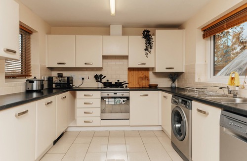 Birmingham House | ★HOT TUB★ SPACIOUS 4BD HOUSE w/FREE PARKING&GARDEN