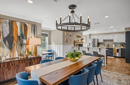 Stroudsburg Apartment | Hot Tub + Treehouse, Peloton & Bunks | Sleeps 13