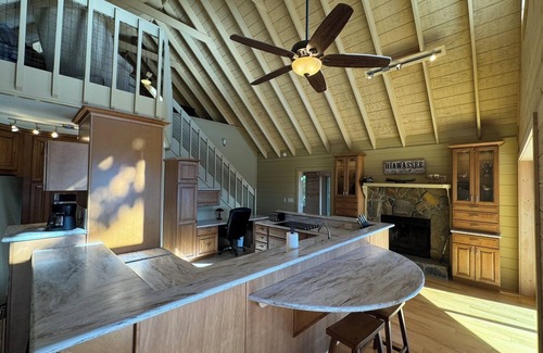 Hiawassee Cabin | Hot Tub, Unbelievable Mountain, Lake Chatuge View!