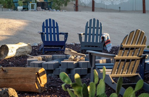 Twentynine Palms House | ★Hot tub under the stars★ 4-King Beds, Cowboy Pool, Game Room, Fire Pit, JTNP