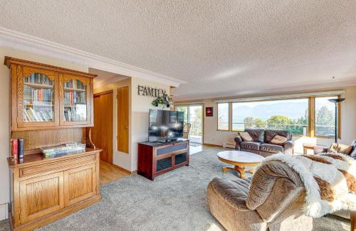 Jette House | Hot Tub, Views and Private Dock Polson Haven!