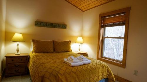 Beech Mountain House | Hot tub, views, Pool Table, Pet Friendly