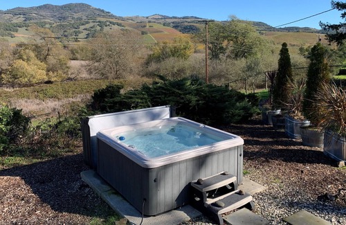 Glen Ellen House | Hot tub, vineyard views & nearby wineries