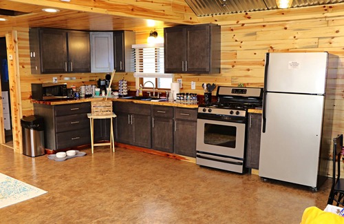 Higgins Lake Cabin | HOT TUB w/Fire Pit, Beach, TOTAL RELAXATION AWAITS!