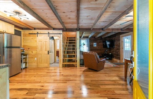 Stanton Apartment | Hot Tub, WiFi & Pet-Friendly - Pilot Point