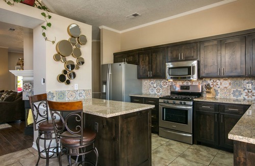 Westside House | Hot tub with city views n -NO PARTIES ALLOWED-