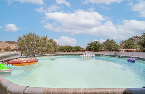 Yucca Valley Cottage | Hot Tub, Yard & Fire Pit: Joshua Tree Home!