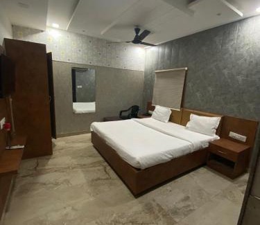 Lucknow Hotel | Hotel Airport Suites Suitable for Hourly Bookings