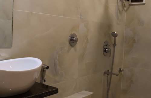 Belapur Hotel | Hotel Aishwarya Residency