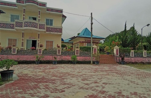 Siborongborong Hotel | Hotel Almonsari