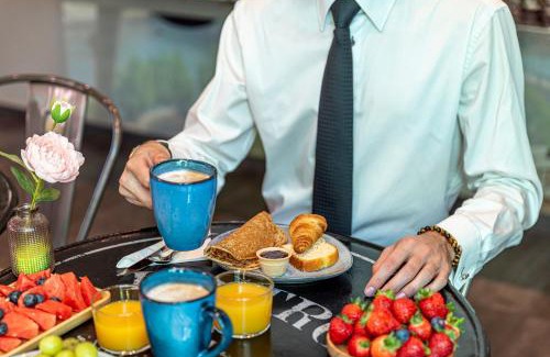 Centre Ville Hotel | Hotel Alpha Paris Eiffel by Patrick Hayat