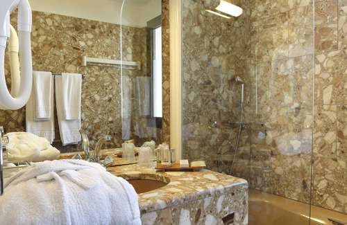 Brides-les-Bains Hotel | Hotel Amelie