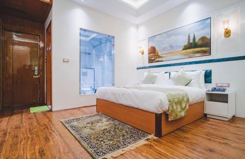 Srinagar Hotel | Hotel Arison
