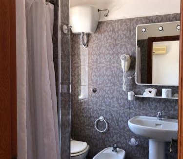 Ustica Hotel | Hotel Ariston
