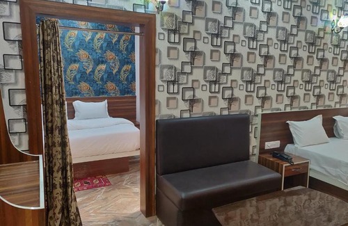 Varanasi Hotel | Hotel Ashiyana Palace