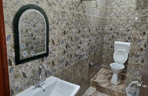 Varanasi Hotel | Hotel Ashiyana Palace