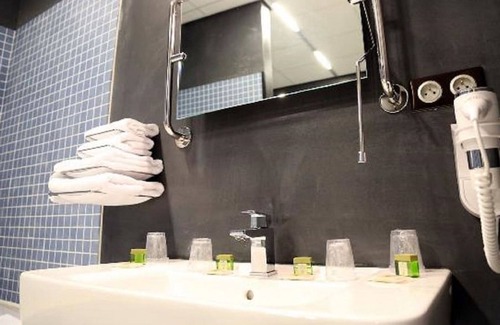 Bergues Hotel | Hotel Au Tonnelier