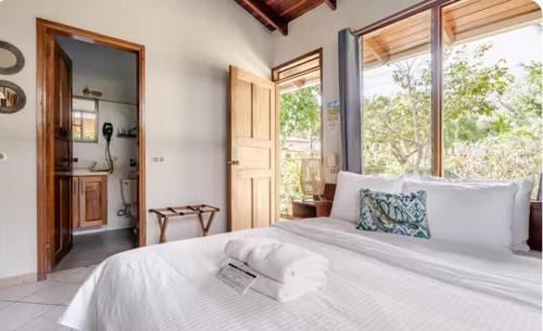 Potrero Hotel | Hotel Bahia Esmeralda