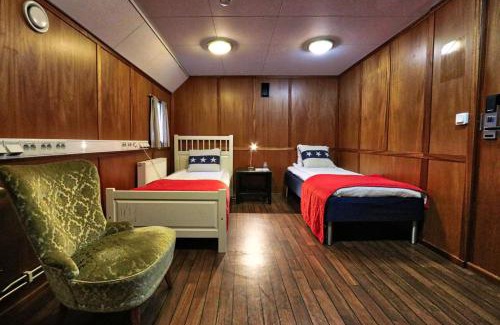 Centrum Boat Rental | Hotel Barken Viking