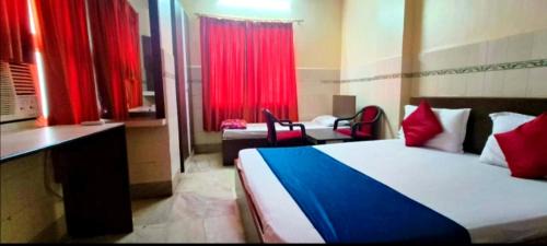 Bhubaneshwar Apartment | Hotel Blue Moon Near Station With Free Net & Parking Services