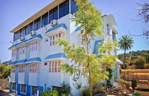 Mount Abu Hotel | Hotel Blue Valley