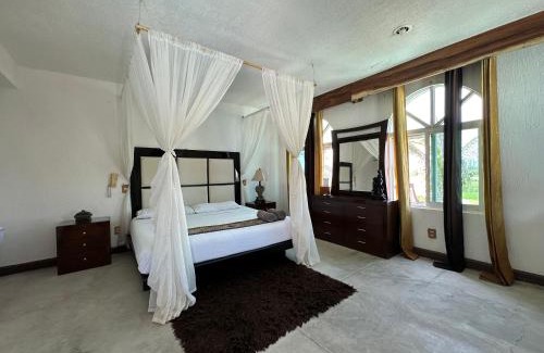 Coyuca de Benitez Hotel | Hotel Boutique Punta Jamaica