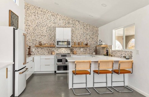 Morongo Valley House | Hotel California ~ Pool,Spa,Views,Destination between Palm Springs &. Joshua Tree