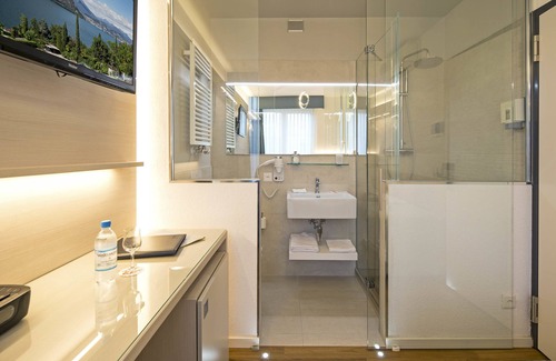 Bissone Hotel | Hotel Campione