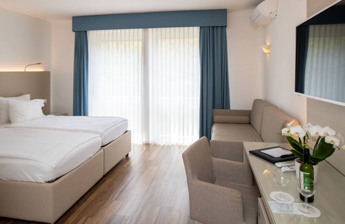 Bissone Hotel | Hotel Campione