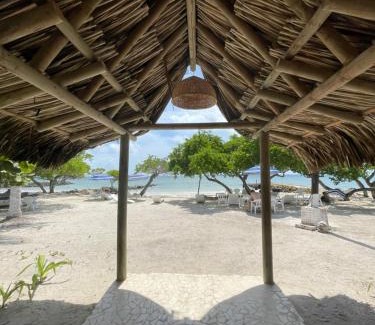 Bocachica Hotel | Hotel Carey Beach Baru