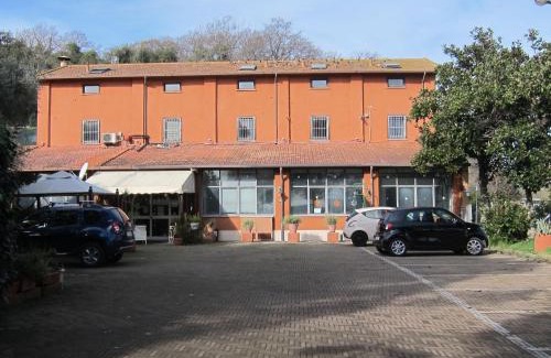 Zona XLIV La Pisana Hotel | Hotel Casale dei Massimi