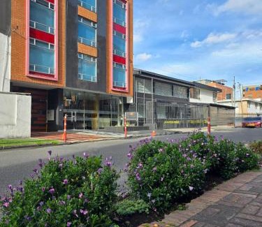 La Castellana Hotel | Hotel Castellana 100 Bogota By Hoteles Confort 80