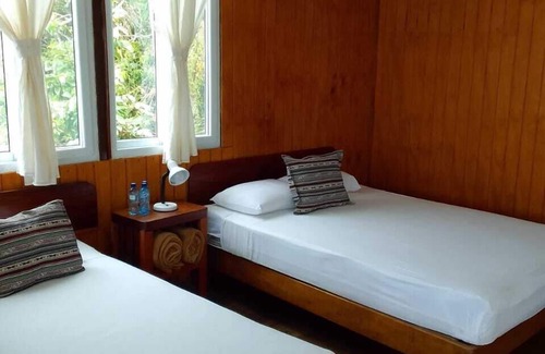 Rio Dulce Hotel | Hotel Catamaran