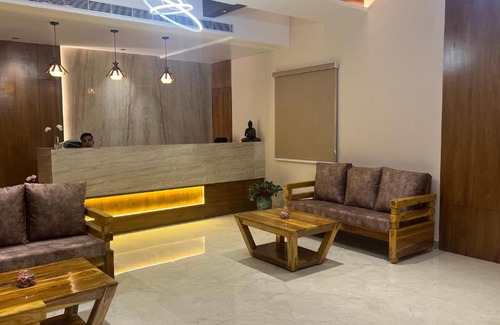 Financial District Hotel | Hotel Ceasta, Beside US Consulate Hyderabad, Gachibowli