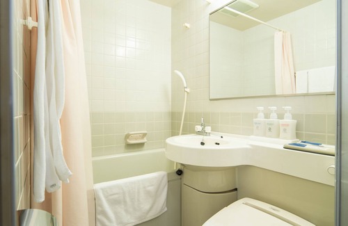 Suita Hotel | Hotel Claiton Esaka