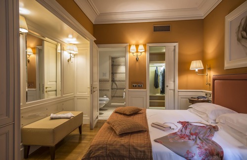 Historic Center Hotel | Hotel Corona d'Oro