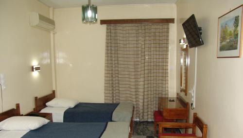 Metaxourgio Hotel | Hotel Cosmos