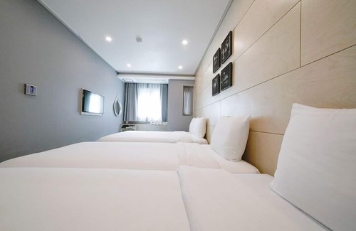 Ikseon-dong Hanok Village House | Hotel Dada Insadong