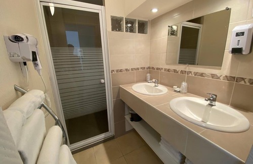 Ecartelee-Bonabry-Orieres-Paron Hotel | Hotel De Bretagne - Fougeres