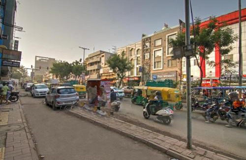 Paharganj Hotel | Hotel De Hocks Deluxe - New Delhi Railway Station