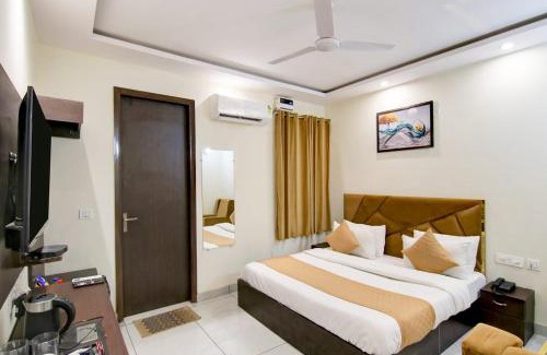 Paharganj Hotel | Hotel De Hocks Deluxe - New Delhi Railway Station