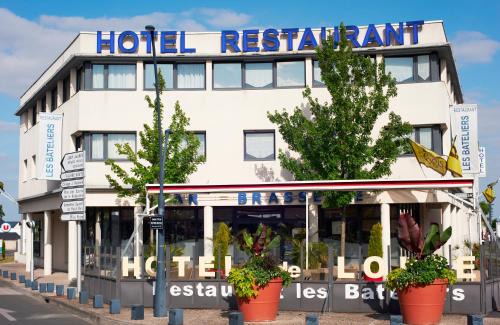 Trelaze Hotel | Hotel De Loire et Restaurant Les Bateliers