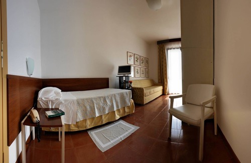 Baia Domizia Hotel | Hotel Della Baia