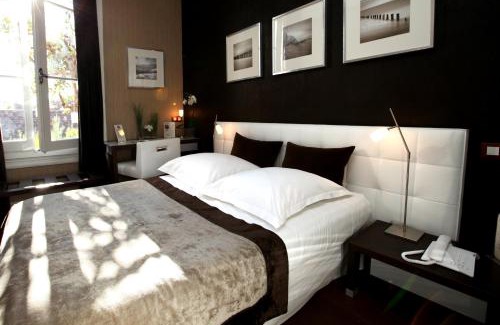 Les Arceaux Hotel | Hotel des Arceaux