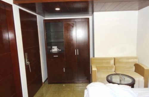 Ellis Bridge Hotel | HOTEL DEV AADI