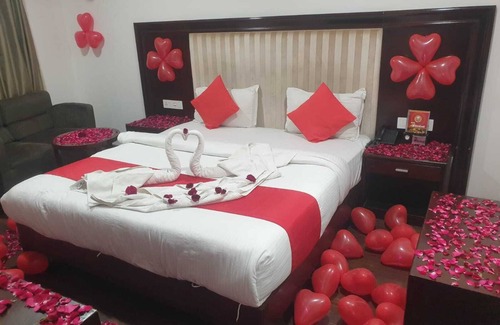 Ellis Bridge Hotel | HOTEL DEV AADI