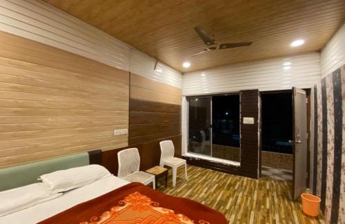 Mount Abu Hotel | Hotel Dharmaji Paradise