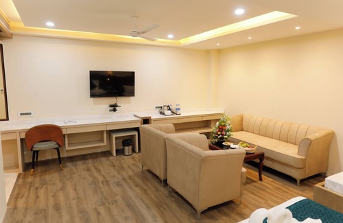 Varanasi Hotel | HOTEL DOLPHIN GRAND