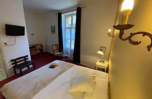 Vitre Hotel | Hotel du Chateau